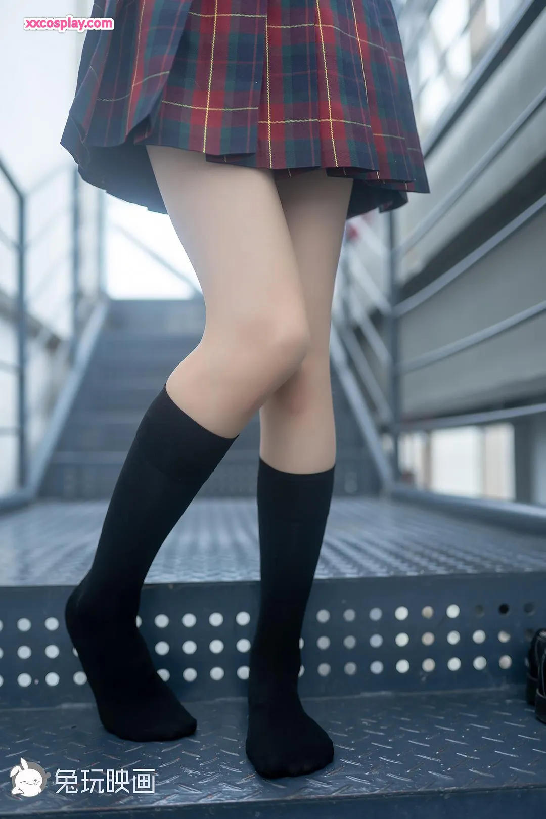 兔玩映画：红石榴裙